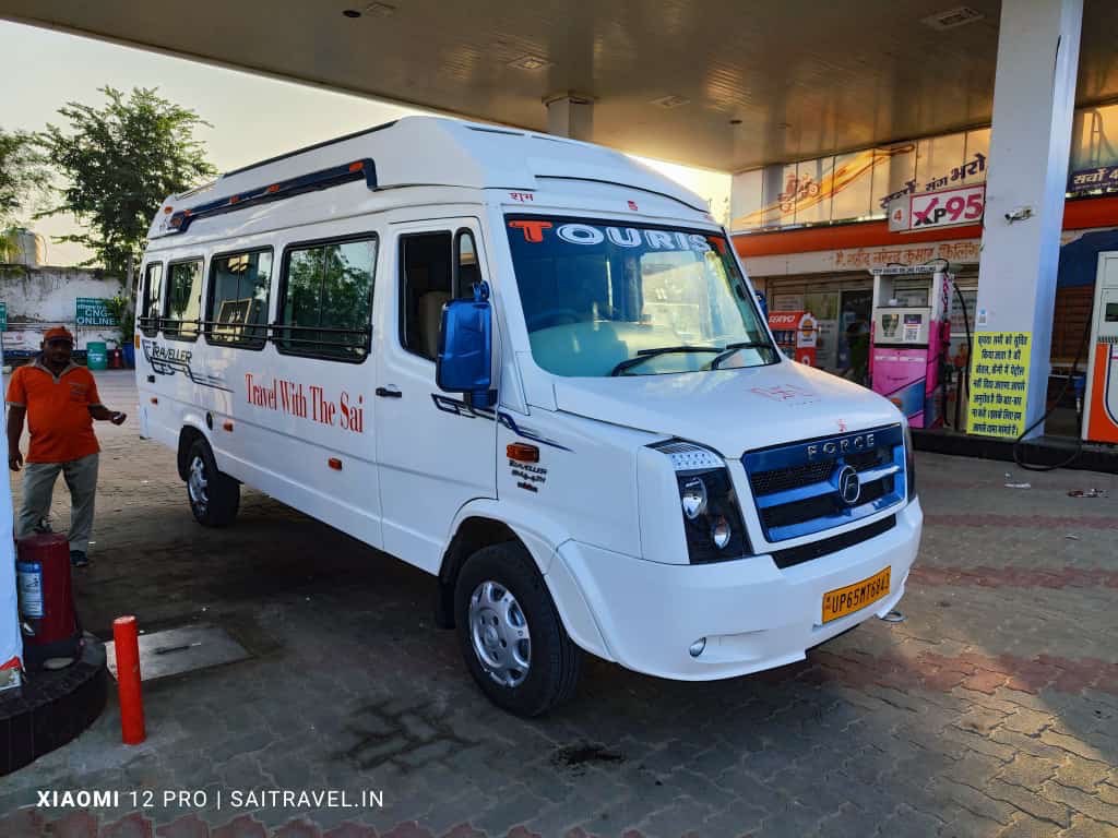 tempo traveller