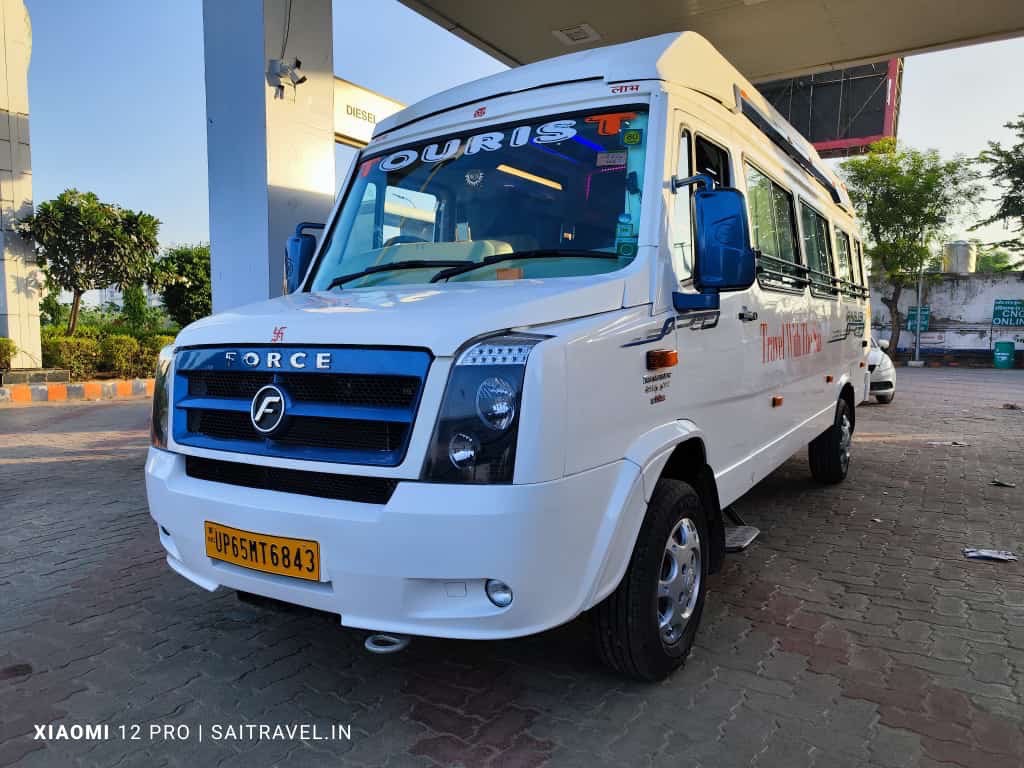 tempo traveller