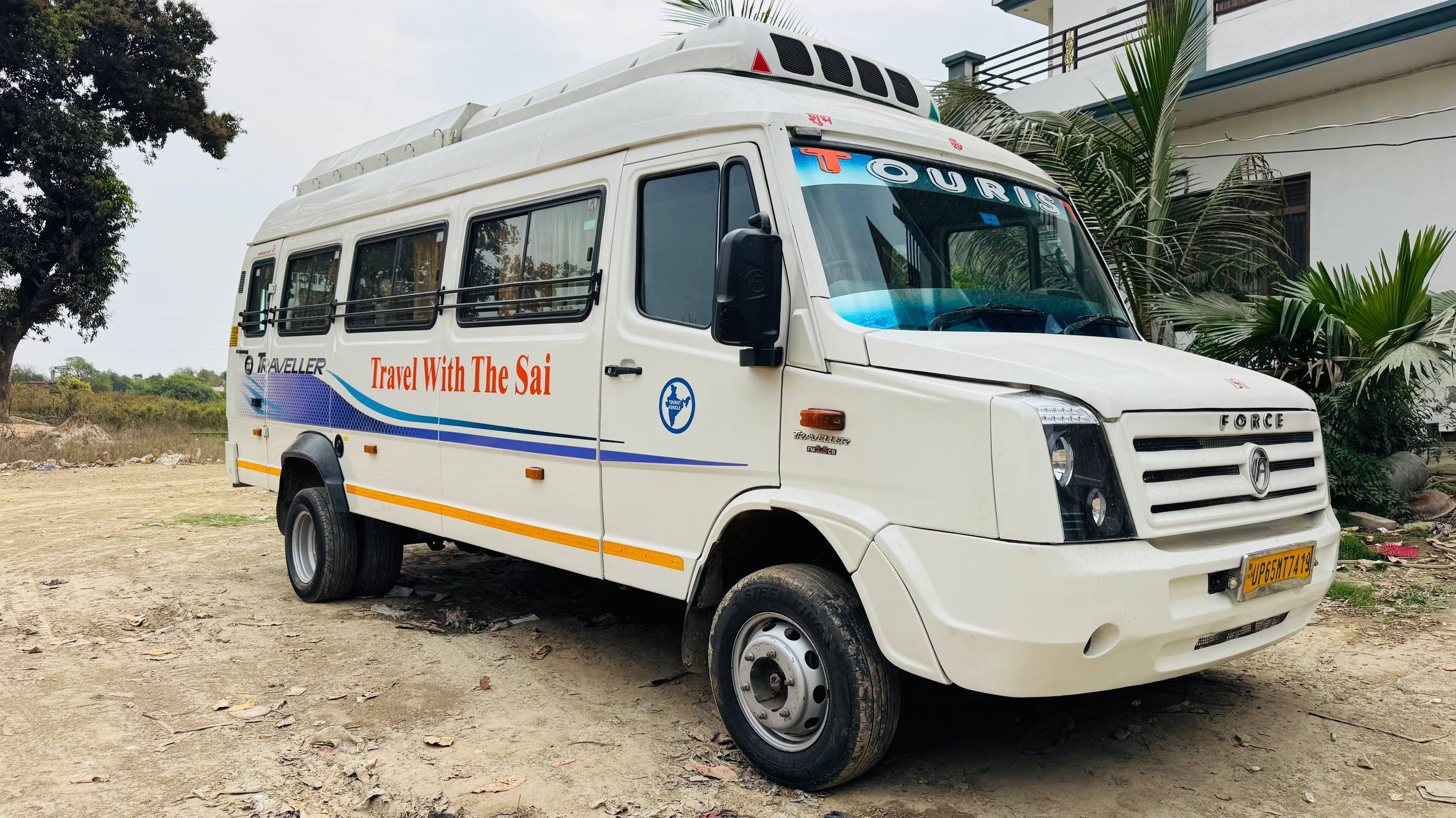 tempo traveller